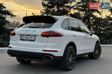 Внедорожник / Кроссовер Porsche Cayenne 2015 в 
