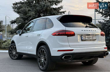 Внедорожник / Кроссовер Porsche Cayenne 2015 в 