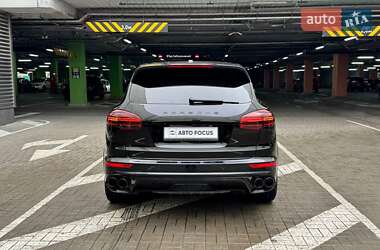Внедорожник / Кроссовер Porsche Cayenne 2017 в 