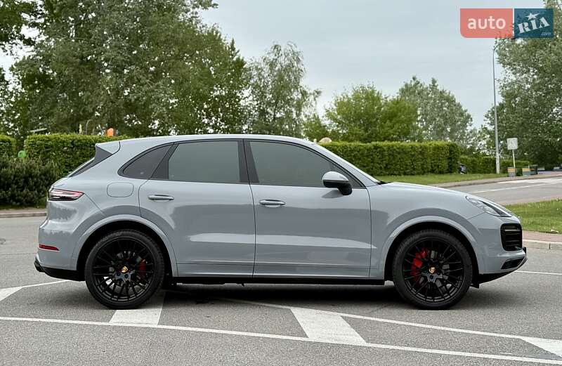 Внедорожник / Кроссовер Porsche Cayenne 2018 в Киеве