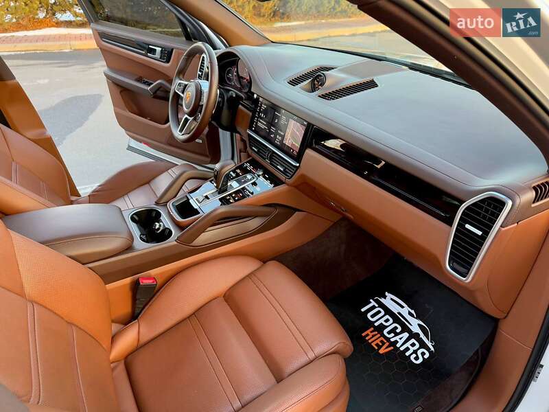 Внедорожник / Кроссовер Porsche Cayenne 2018 в Киеве