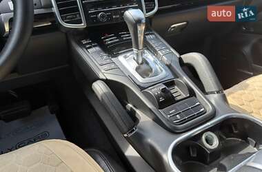 Внедорожник / Кроссовер Porsche Cayenne 2013 в 