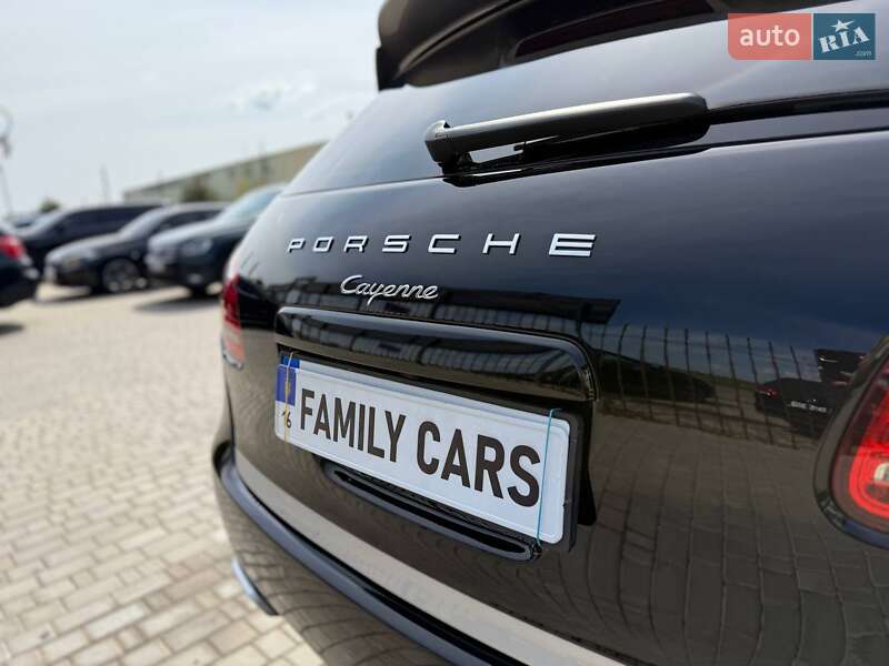 Позашляховик / Кросовер Porsche Cayenne 2013 в Одесі