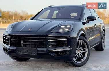 Позашляховик / Кросовер Porsche Cayenne 2023 в 