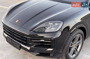 Позашляховик / Кросовер Porsche Cayenne 2023 в 