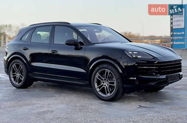 Позашляховик / Кросовер Porsche Cayenne 2023 в 