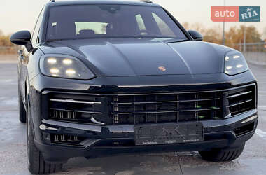 Позашляховик / Кросовер Porsche Cayenne 2023 в 