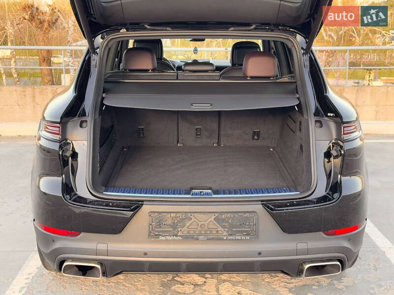 Внедорожник / Кроссовер Porsche Cayenne 2023 в Киеве