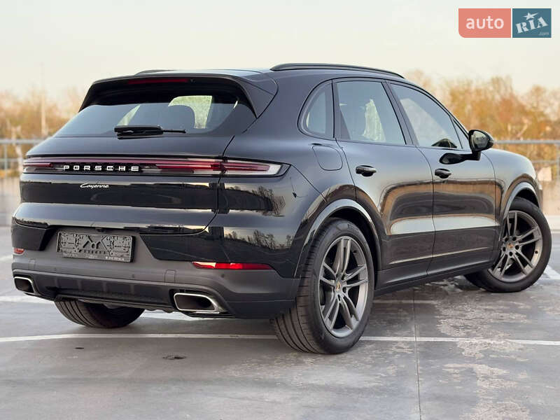 Внедорожник / Кроссовер Porsche Cayenne 2023 в Киеве