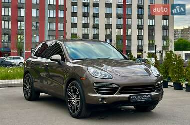 Позашляховик / Кросовер Porsche Cayenne 2012 в 