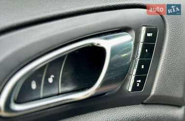 Позашляховик / Кросовер Porsche Cayenne 2012 в 