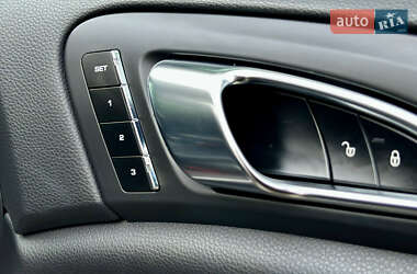 Позашляховик / Кросовер Porsche Cayenne 2012 в 