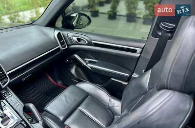 Позашляховик / Кросовер Porsche Cayenne 2012 в 