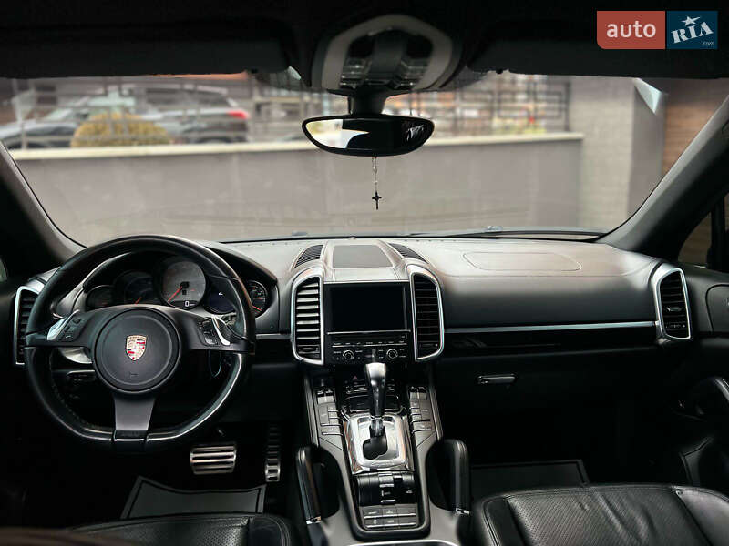 Позашляховик / Кросовер Porsche Cayenne 2011 в Івано-Франківську