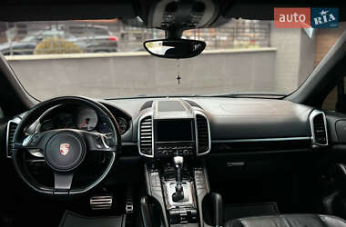 Внедорожник / Кроссовер Porsche Cayenne 2011 в 