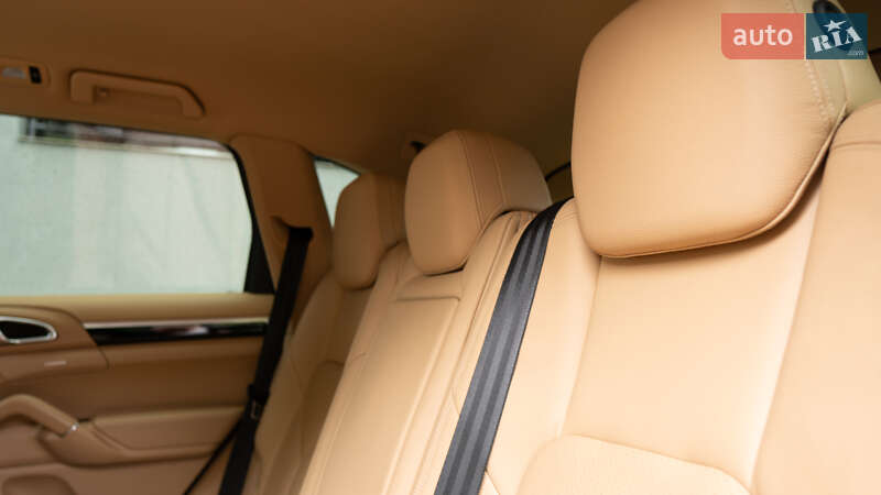 Позашляховик / Кросовер Porsche Cayenne 2013 в Львові