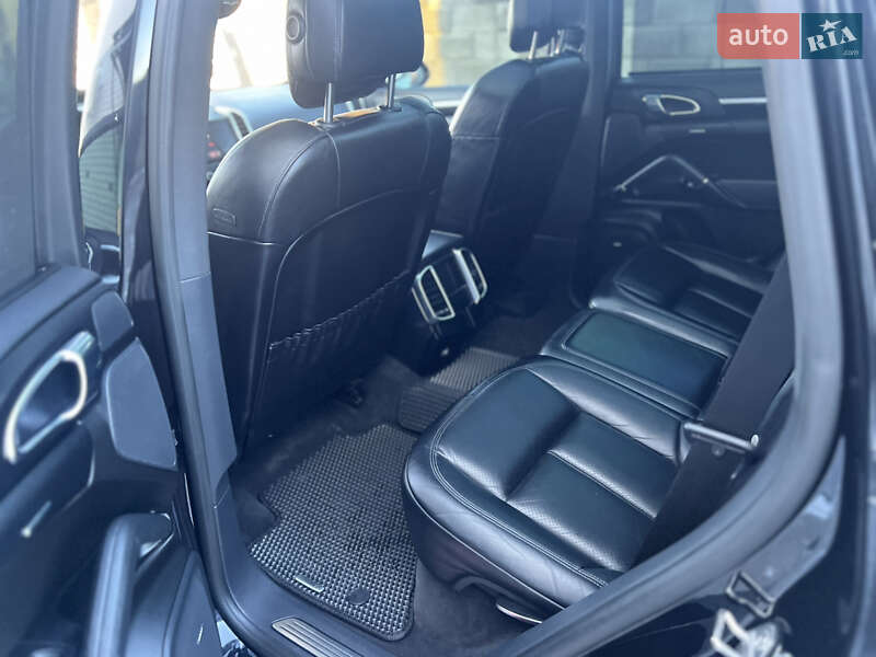 Внедорожник / Кроссовер Porsche Cayenne 2016 в Луцке фото 8 Внедорожник / Кроссовер Porsche Cayenne 2016 в Луцке