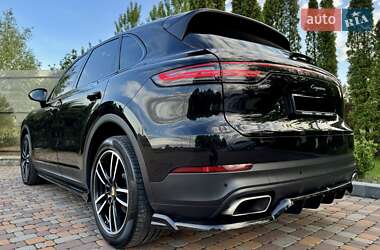 Позашляховик / Кросовер Porsche Cayenne 2022 в 