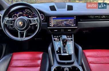 Позашляховик / Кросовер Porsche Cayenne 2022 в 