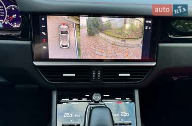 Позашляховик / Кросовер Porsche Cayenne 2022 в 