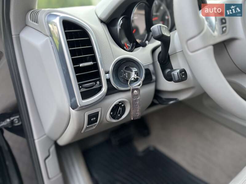 Позашляховик / Кросовер Porsche Cayenne 2010 в Хмельницькому