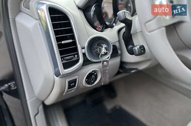Внедорожник / Кроссовер Porsche Cayenne 2010 в 