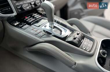 Внедорожник / Кроссовер Porsche Cayenne 2010 в 