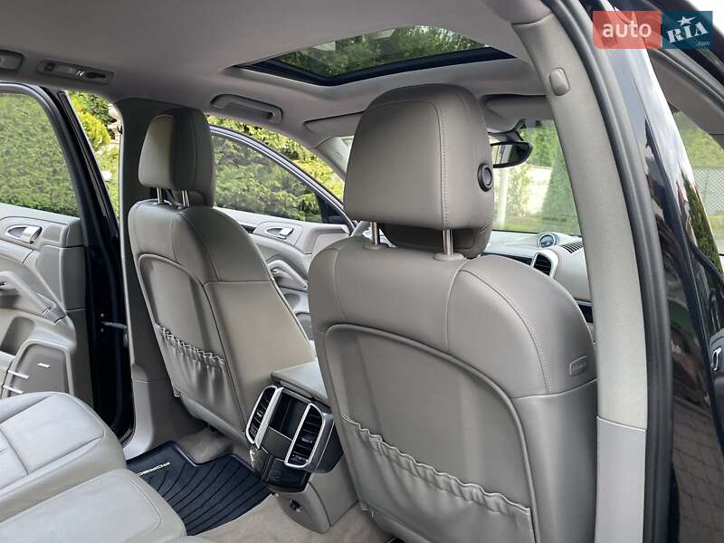 Позашляховик / Кросовер Porsche Cayenne 2010 в Хмельницькому