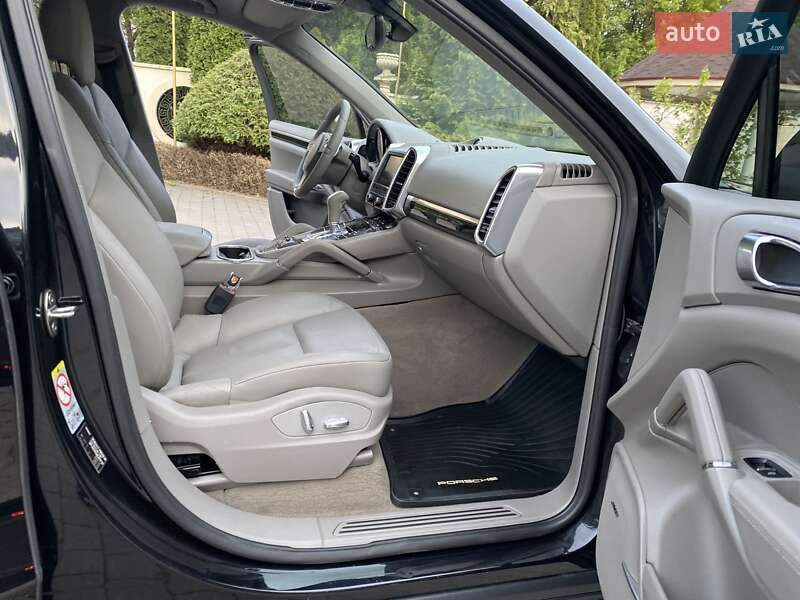 Позашляховик / Кросовер Porsche Cayenne 2010 в Хмельницькому