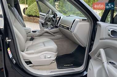 Внедорожник / Кроссовер Porsche Cayenne 2010 в 