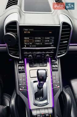 Позашляховик / Кросовер Porsche Cayenne 2010 в 