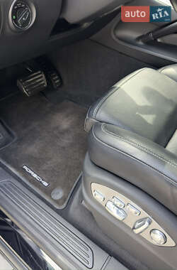 Позашляховик / Кросовер Porsche Cayenne 2013 в 