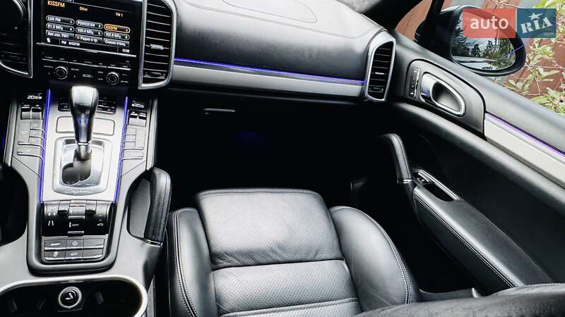 Внедорожник / Кроссовер Porsche Cayenne 2010 в Киеве