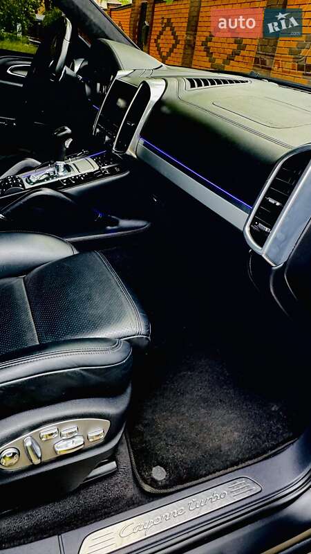 Внедорожник / Кроссовер Porsche Cayenne 2010 в Киеве