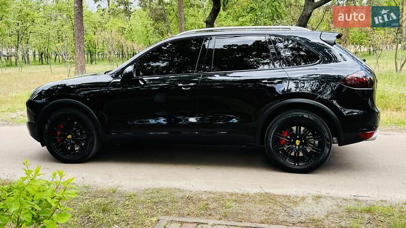 Внедорожник / Кроссовер Porsche Cayenne 2010 в Киеве