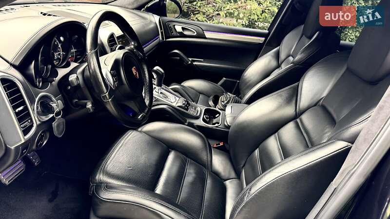 Внедорожник / Кроссовер Porsche Cayenne 2010 в Киеве