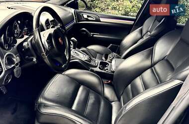 Позашляховик / Кросовер Porsche Cayenne 2010 в 