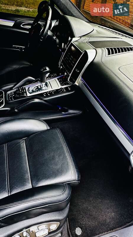 Внедорожник / Кроссовер Porsche Cayenne 2010 в Киеве