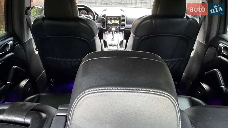 Внедорожник / Кроссовер Porsche Cayenne 2010 в Киеве