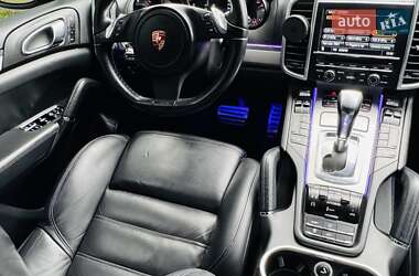 Позашляховик / Кросовер Porsche Cayenne 2010 в 
