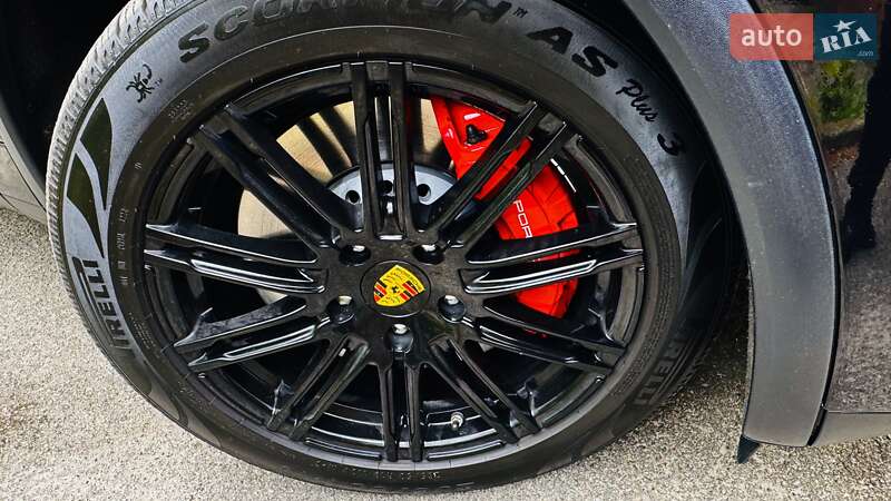 Внедорожник / Кроссовер Porsche Cayenne 2010 в Киеве