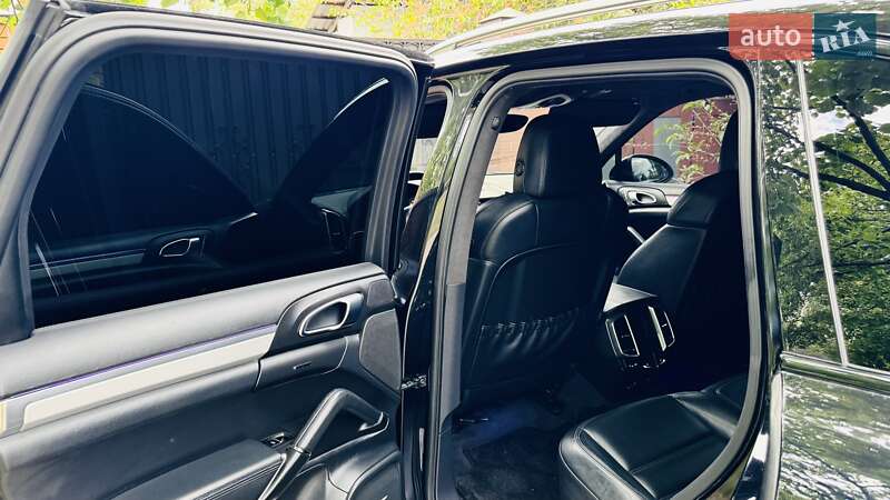 Внедорожник / Кроссовер Porsche Cayenne 2010 в Киеве