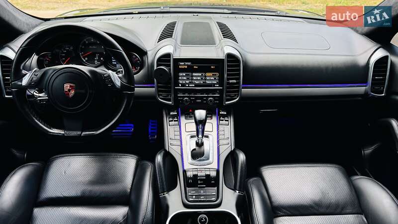 Внедорожник / Кроссовер Porsche Cayenne 2010 в Киеве