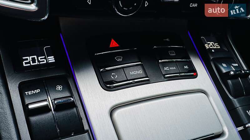 Внедорожник / Кроссовер Porsche Cayenne 2010 в Киеве