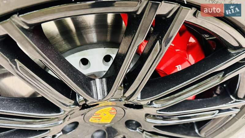 Внедорожник / Кроссовер Porsche Cayenne 2010 в Киеве