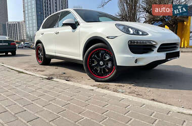 Позашляховик / Кросовер Porsche Cayenne 2010 в 