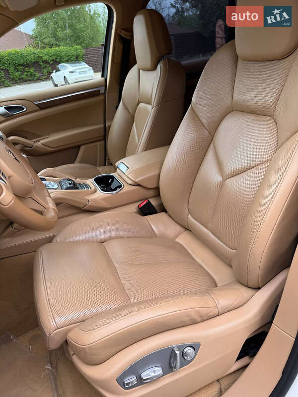 Внедорожник / Кроссовер Porsche Cayenne 2010 в Днепре