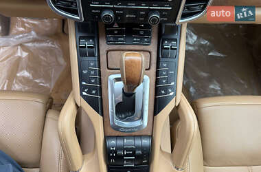 Позашляховик / Кросовер Porsche Cayenne 2010 в 