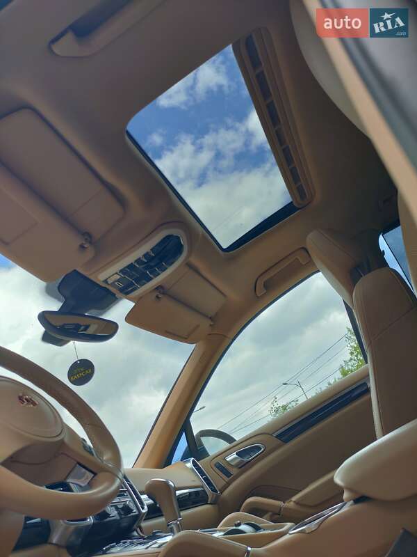 Внедорожник / Кроссовер Porsche Cayenne 2014 в Днепре