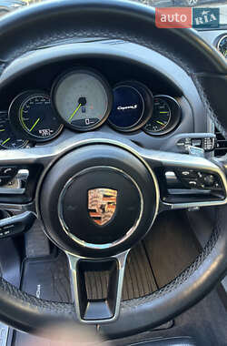 Внедорожник / Кроссовер Porsche Cayenne 2015 в 